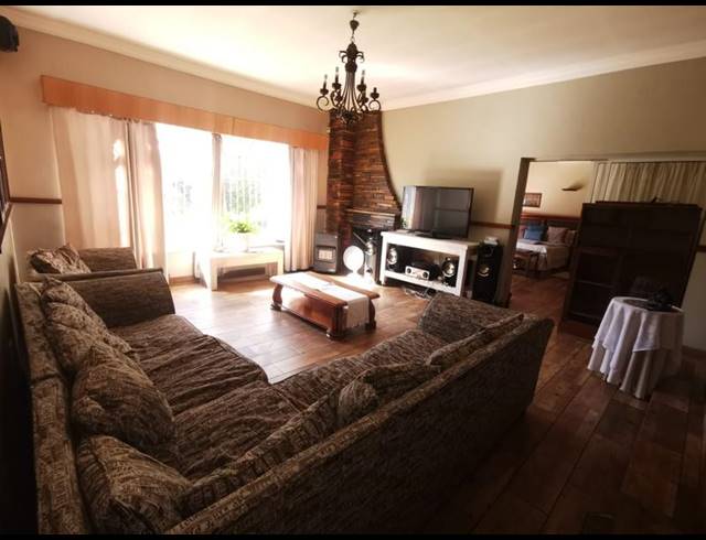 4 BEDROOM HOUSE FOR SALE IN CASSELDALE